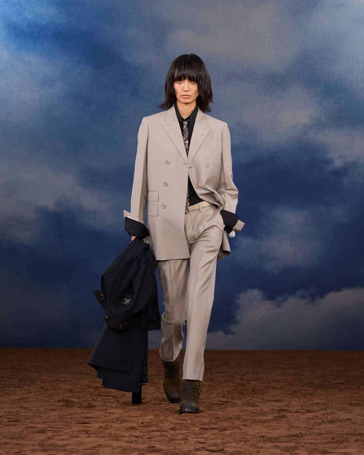 Burberry: Ready-To-Wear SS26 - 10 Magazine